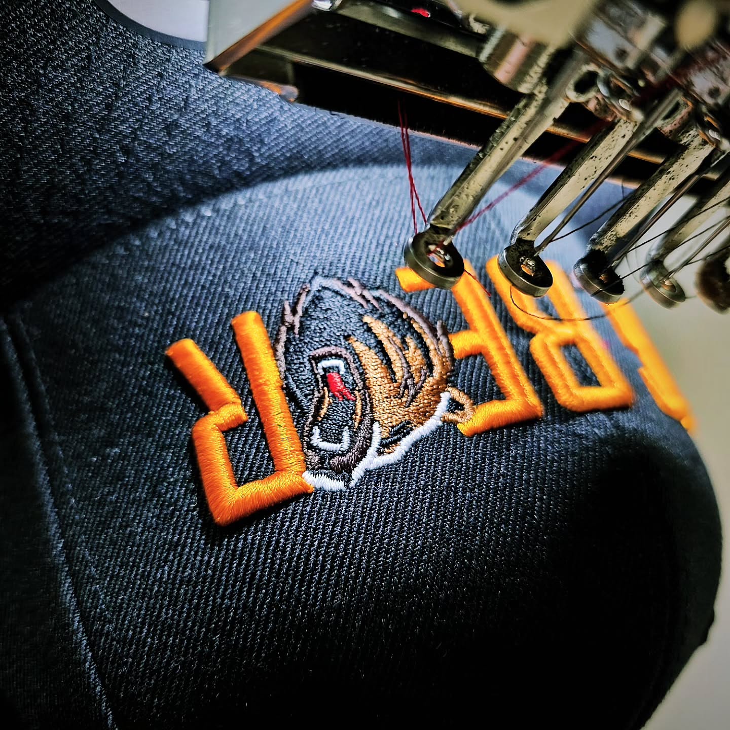 3dbrodyr mixat med vanlig brodyr på klassisk flexfit