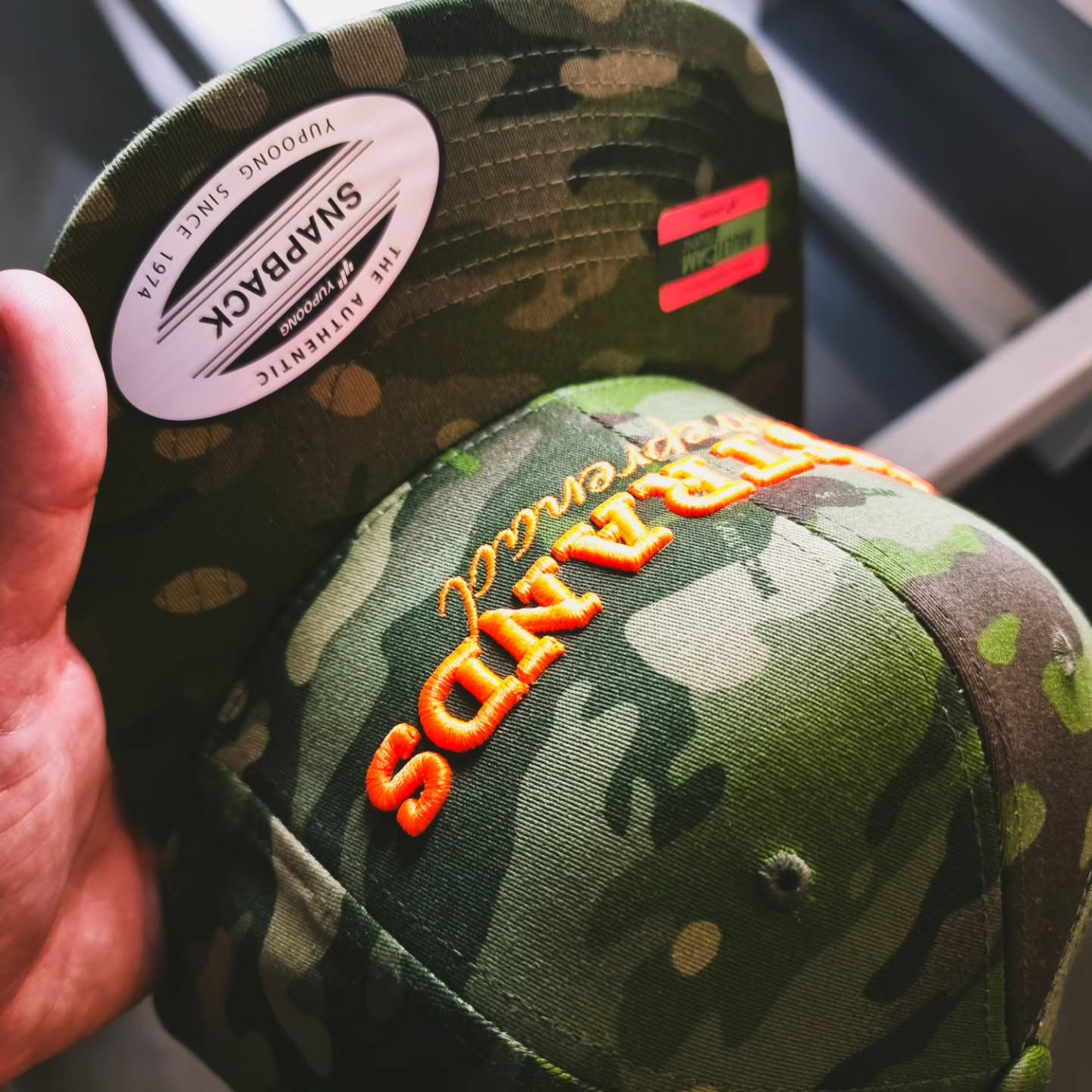 camo snapbackkeps med 3d brodyr