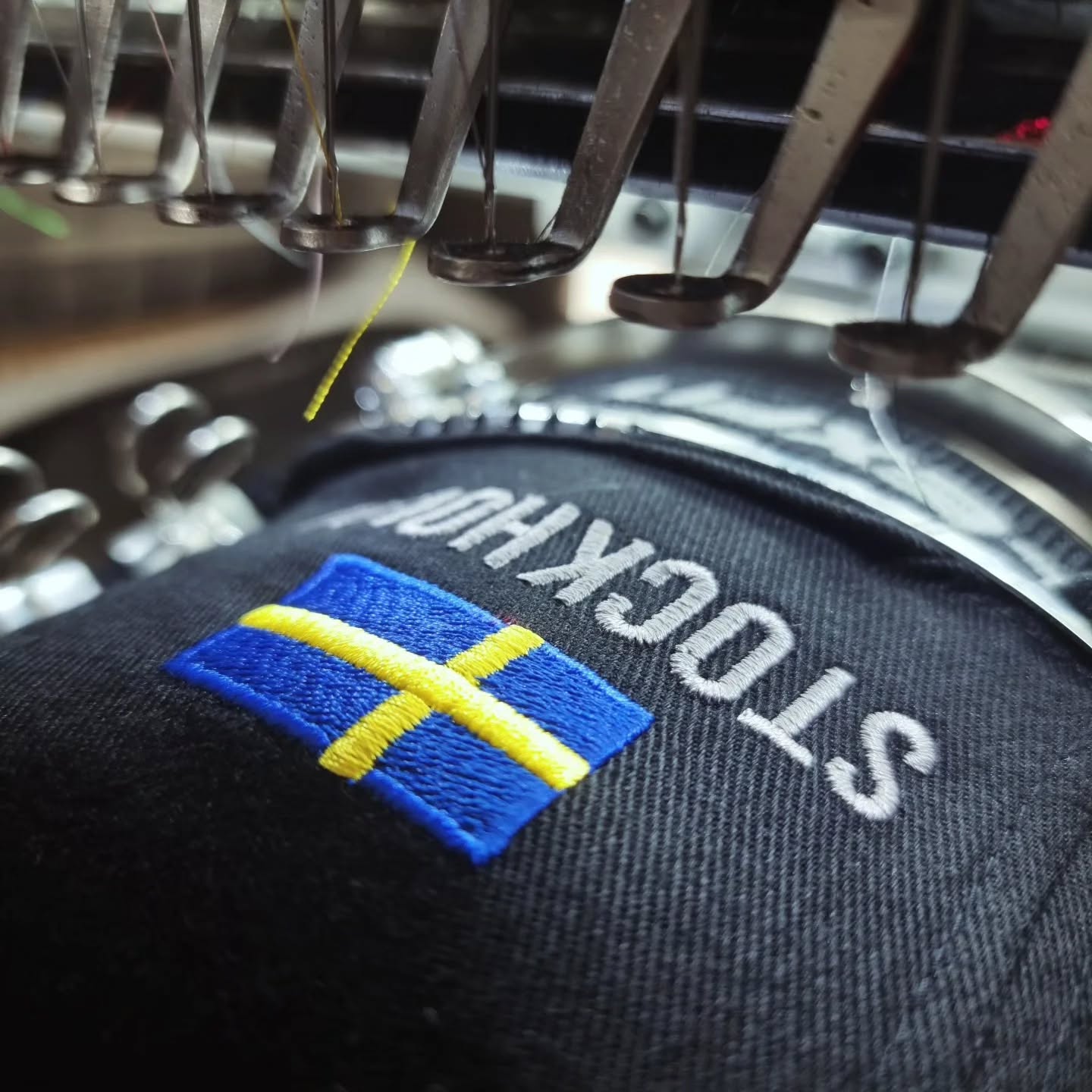 stockholm brodyr på kepsar